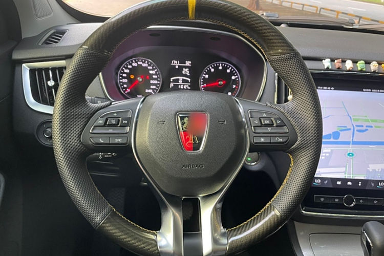 荣威RX5 2019款 20T 两驱自动Ali智联网铂金版中控内饰7002