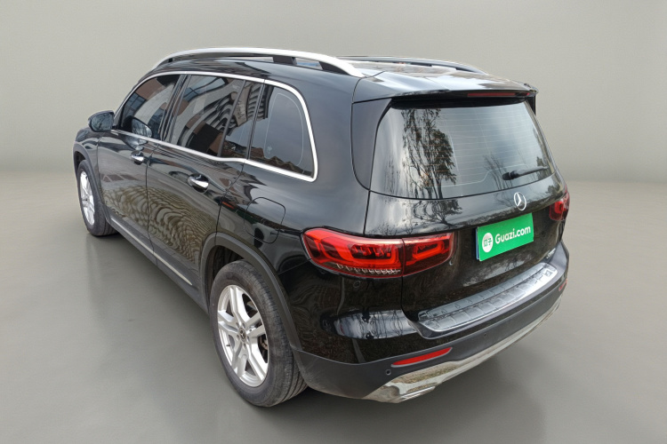 奔驰GLB 2021款 GLB 200 动感型车身外观5