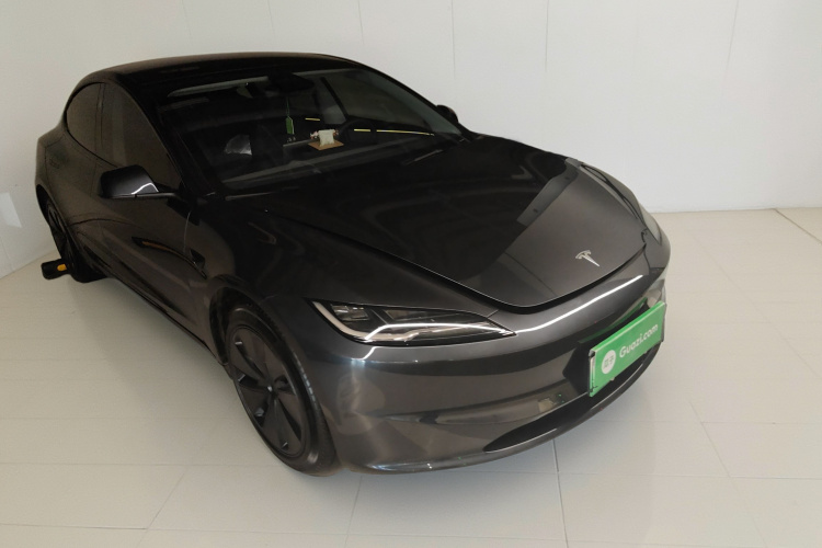 特斯拉 Model 3 2025款 后轮驱动版车身外观3