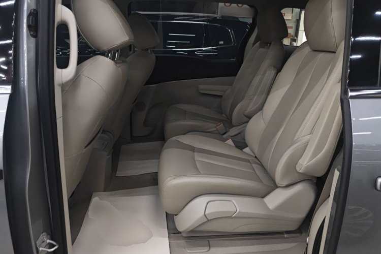 别克GL8 2023款 陆上公务舱 智享型中控内饰7004