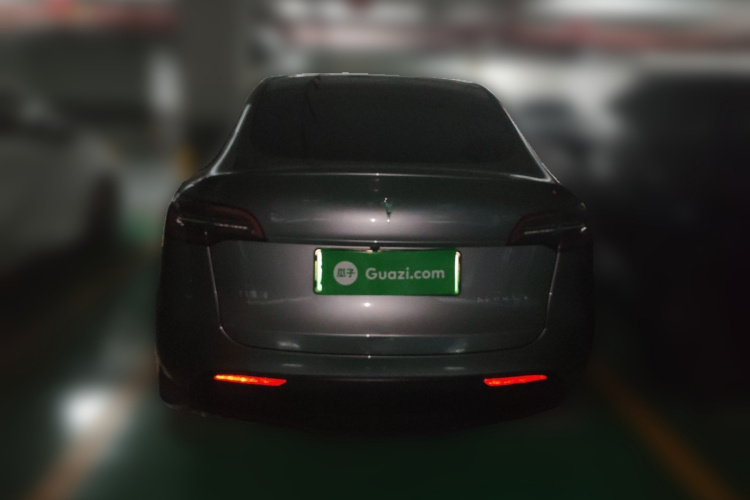 特斯拉 Model Y 2024款 后轮驱动版车身外观6