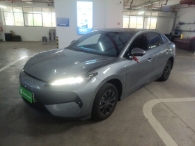 比亚迪e7 2025款 520智行出行版