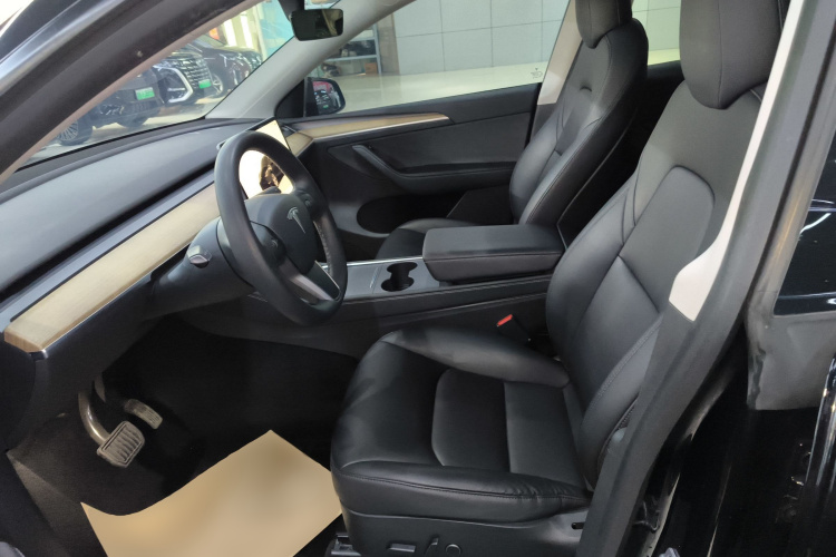 特斯拉 Model Y 2022款 长续航全轮驱动版局部细节19