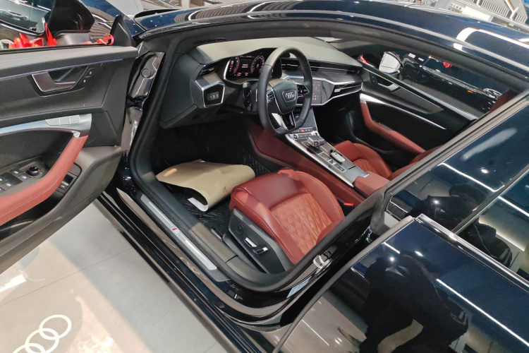 奥迪A7L 2024款 45 TFSI quattro 黑武士版中控内饰7003