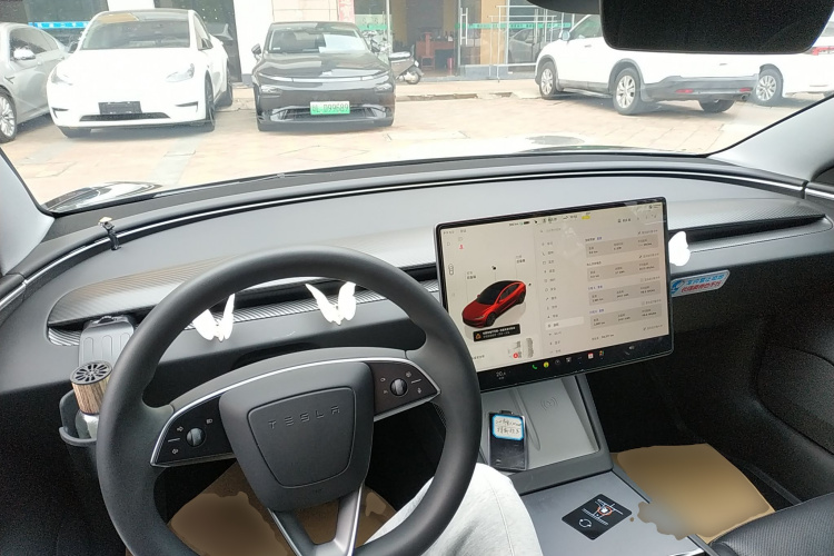 特斯拉 Model 3 2023款 后轮驱动版中控内饰12