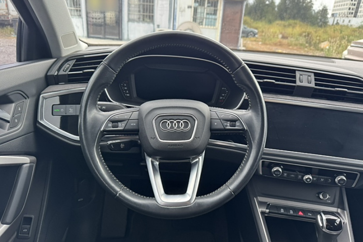 奥迪Q3 2019款 35 TFSI 进取动感型中控内饰7003
