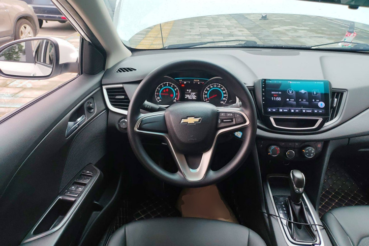 雪佛兰 科沃兹 2016款 1.5L 自动欣悦版中控内饰13