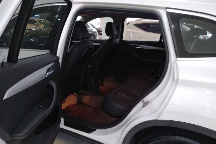 宝马X1 2018款 sDrive20Li 领先型中控内饰21