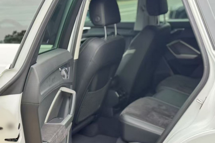 奥迪Q3 2019款 35 TFSI 进取动感型中控内饰7003