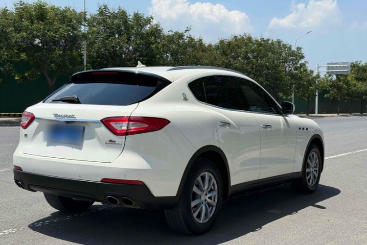 玛莎拉蒂 Levante 2018款 3.0T 经典版车身外观6003