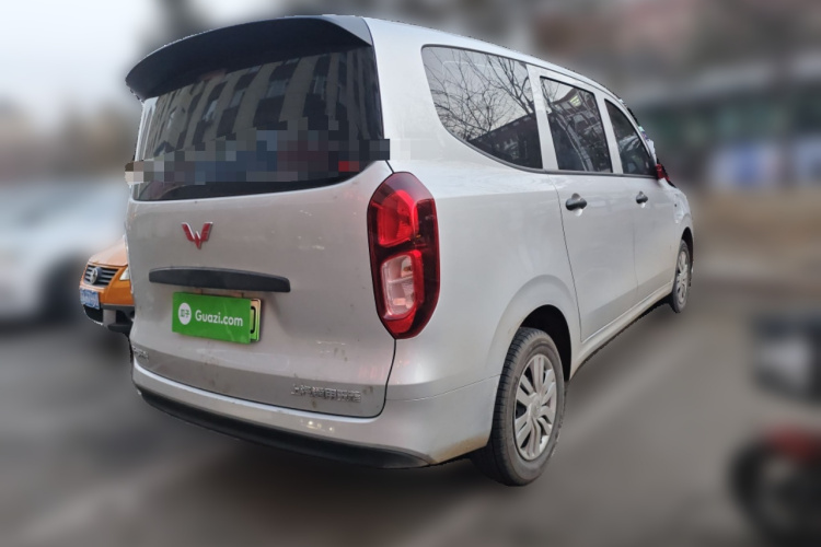 五菱汽车 五菱宏光新能源 2024款 纯电版 300KM 实用型车身外观7