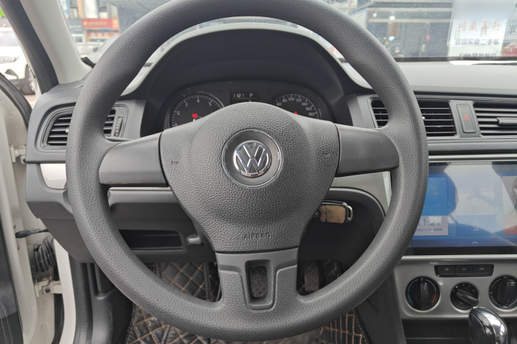 大众 朗逸 2013款 改款经典 1.6L 自动风尚版中控内饰13