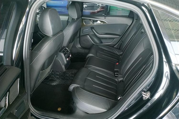 奥迪A6L 2018款 30周年年型 45 TFSI quattro 运动型中控内饰7004