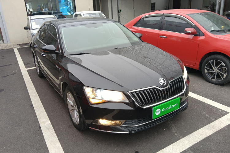 斯柯达 速派 2018款 TSI280 DSG舒适版 国V车身外观6002