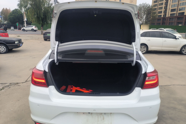 吉利汽车 远景 2019款 升级版 1.5L CVT豪华型 国VI机舱底盘23