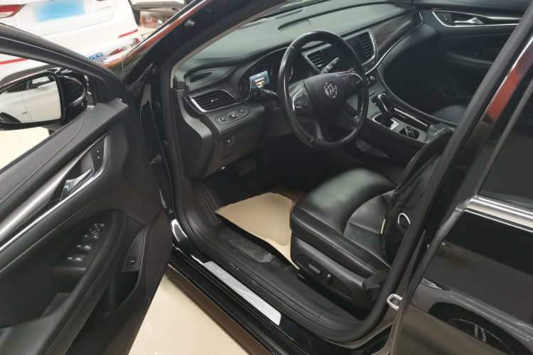 别克 君越 2018款 20T 精英型中控内饰19