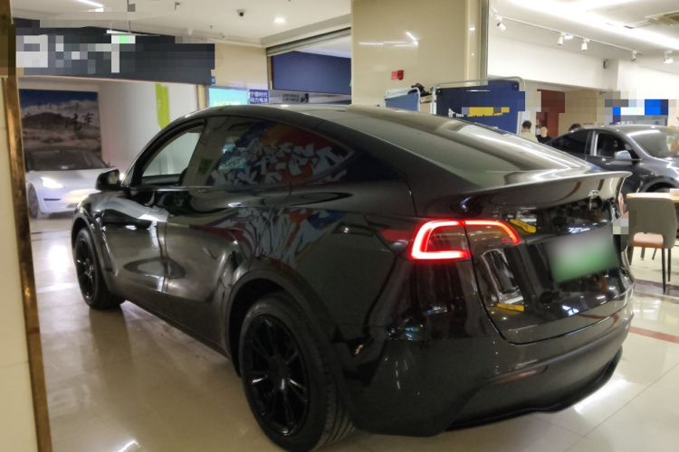 特斯拉 Model Y 2023款 后轮驱动版车身外观6003