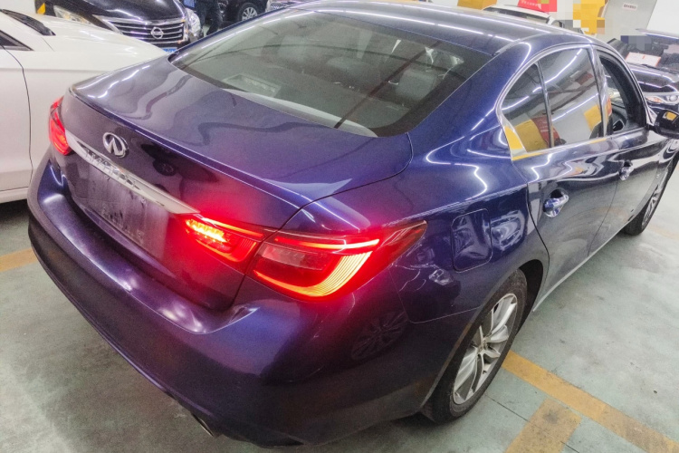 英菲尼迪Q50L 2018款 2.0T 舒适版 国V车身外观7