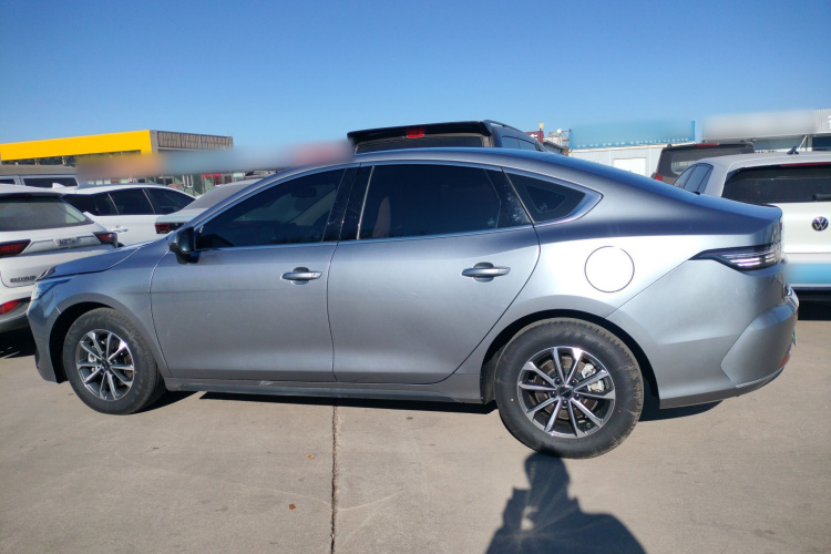 比亚迪 驱逐舰05 2024款 荣耀版 DM-i 55KM 豪华型车身外观4