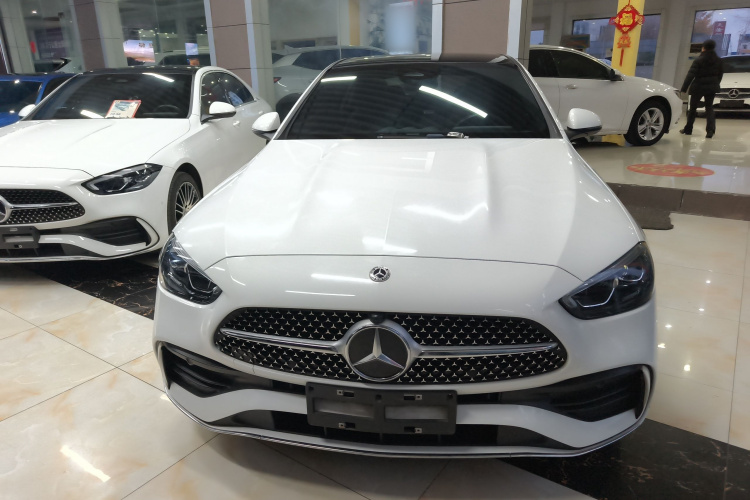 奔驰C级 2022款 C 260 L 运动版车身外观2