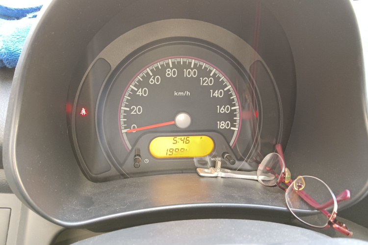 铃木 奥拓 2013款 改款 1.0L 手动舒适型局部细节14