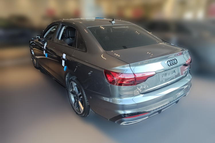 奥迪A4L 2022款 40 TFSI 豪华动感型车身外观5