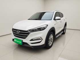 现代 途胜 2015款 1.6T 双离合两驱智能型