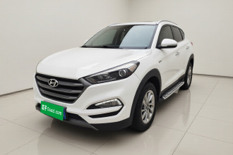 现代 途胜 2015款 1.6T 双离合两驱智能型