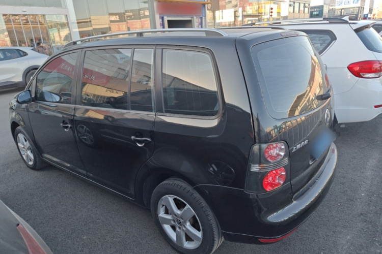 大众 途安 2013款 1.4T 手动风尚版5座车身外观4