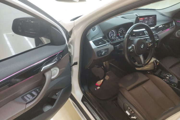 宝马X1 2021款 sDrive20Li 尊享型中控内饰7003