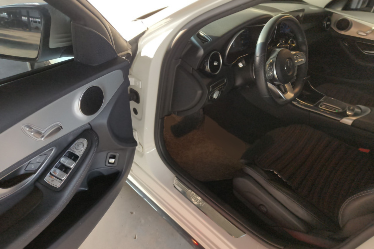 奔驰C级 2020款 C 260 运动版中控内饰20