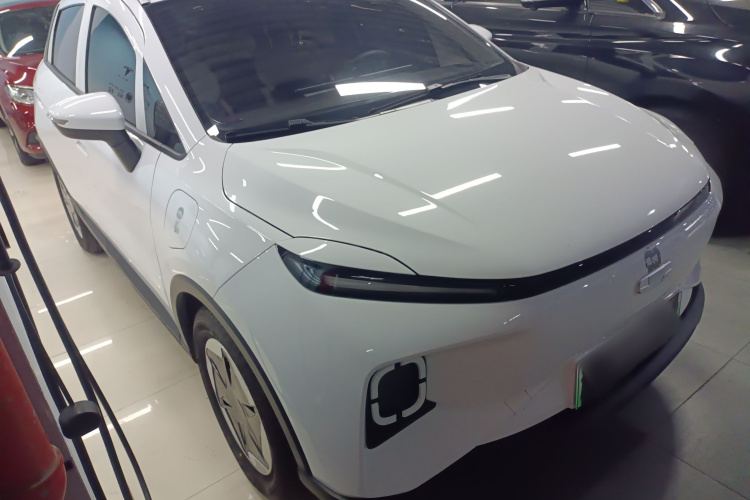 吉利几何E萤火虫 2024款 401km 星光车身外观3