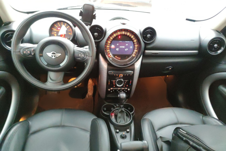 MINI Countryman 2016款 1.6T COOPER ALL4 Park Lane中控内饰7002