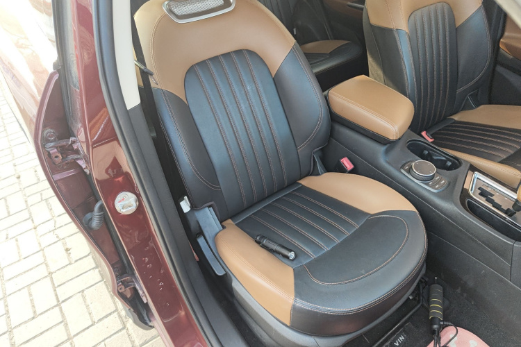 东南DX7 2017款 1.5T 自动荣耀版局部细节41