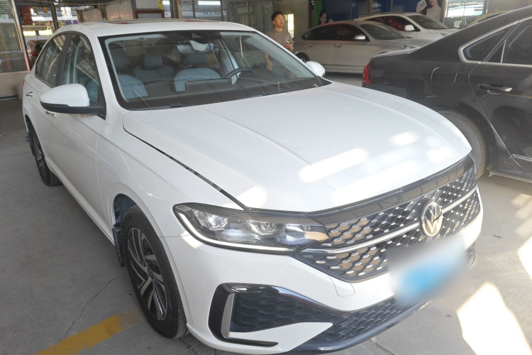 大众 朗逸 2024款 1.5L 自动星空五百万版车身外观3