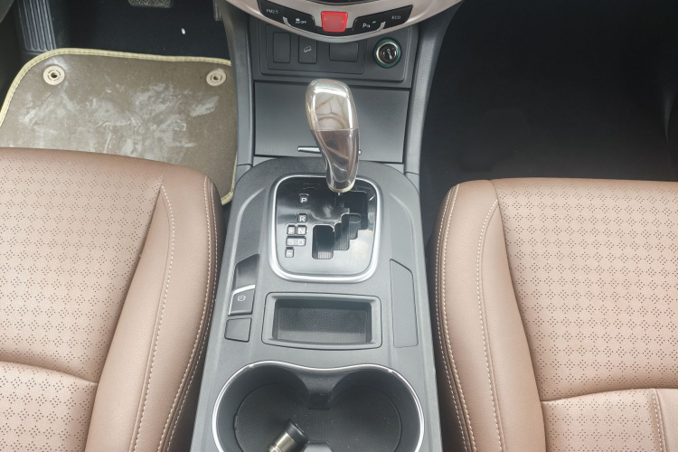 比亚迪S7 2016款 2.0T 自动尊贵型Plus局部细节18