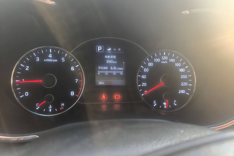 起亚K3 2017款  1.6L 自动15周年特别版GLS中控内饰7002