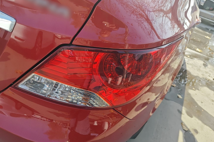 现代 瑞纳 2010款 三厢 1.4L 自动时尚型GT车身外观6006