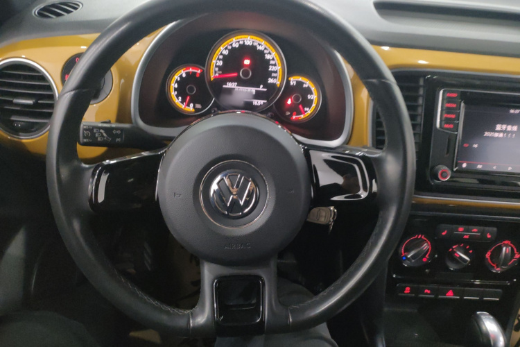 大众 甲壳虫 2017款 180TSI 沙丘越野版中控内饰13