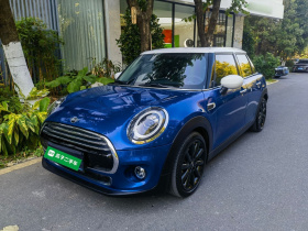 MINI 2019款 1.5T COOPER 艺术家 五门版