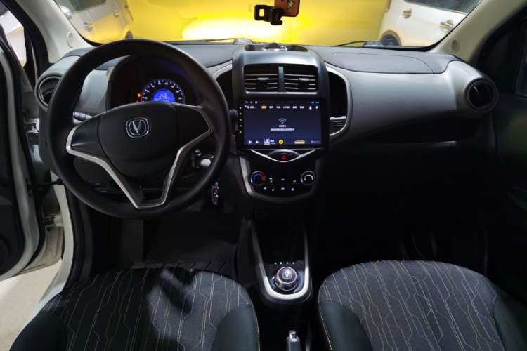 长安欧尚 奔奔E-Star 2021款 国民版 心悦版 磷酸铁锂（31.18kWh）中控内饰12