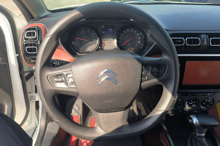 雪铁龙C3-XR 2019款 230THP DCT越动版中控内饰13