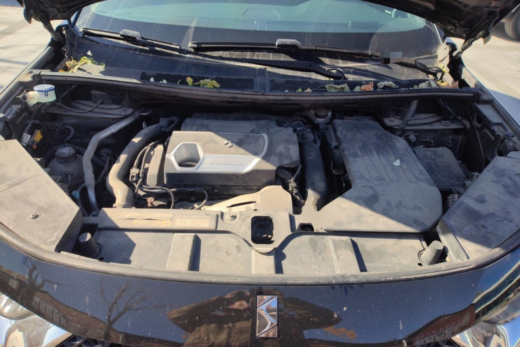 DS 7 2018款 45THP 里沃利先锋版局部细节24