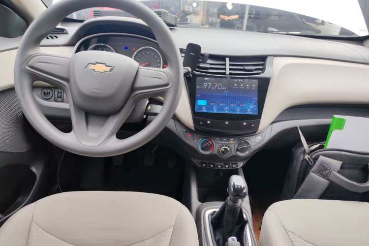 雪佛兰 2015款 赛欧3 1.5L 手动理想天窗版中控内饰12