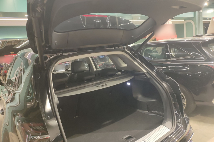 红旗HS5 2025款 2.0T 两驱旗悦Pro版机舱底盘23