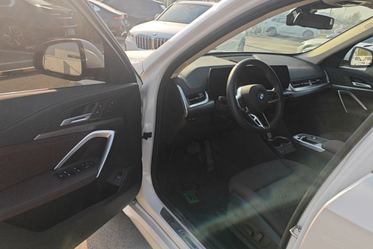 宝马X1 2023款 sDrive25Li M运动套装中控内饰20