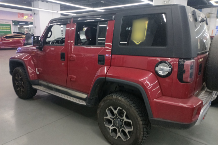 北京BJ40 2019款 PLUS 2.3T 自动四驱尊享版 国VI车身外观4