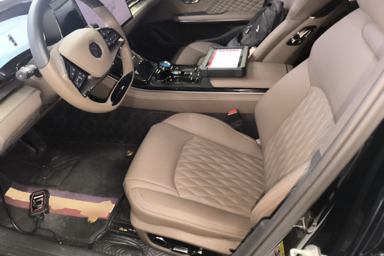 比亚迪 汉 2022款 DM-i 121KM 尊荣型中控内饰19