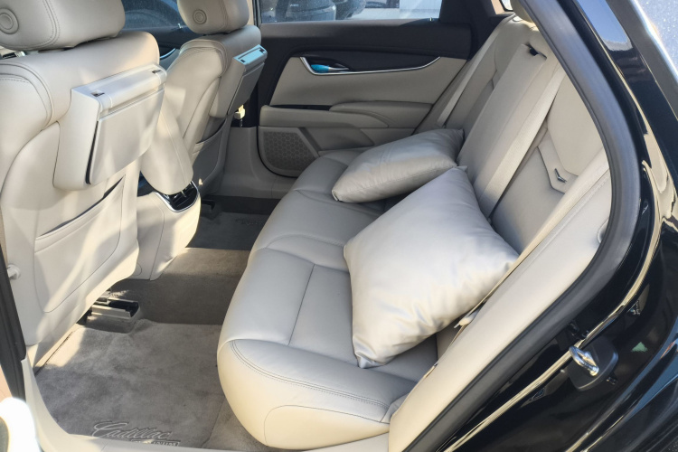 凯迪拉克XTS 2015款 28T 舒适型中控内饰21