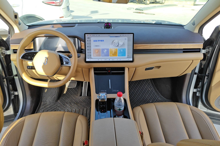 鸿蒙智行 问界M7 2024款 1.5T 智驾四驱Ultra版 6座中控内饰7002